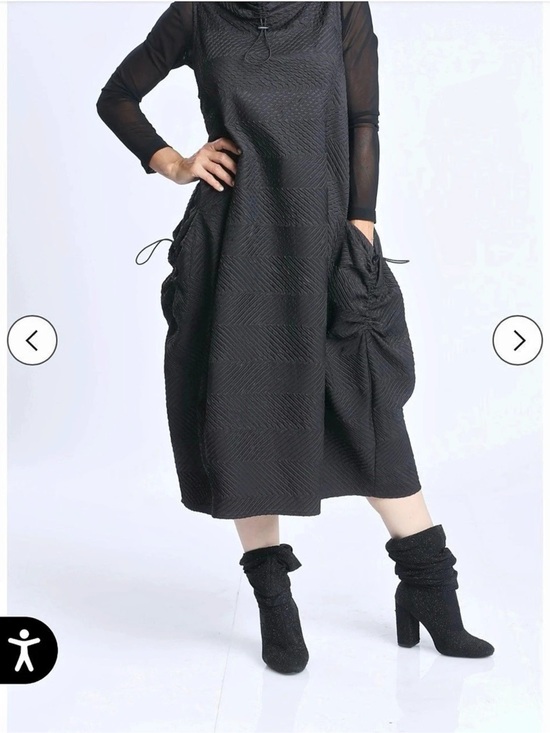 IC COLLECTION Dresses & Skirts - IC Collection Black Textured Midi Dress Like New